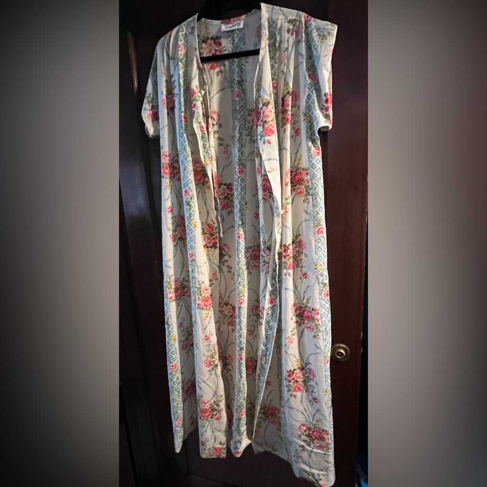 Vintage Saybury dressing gown robe.